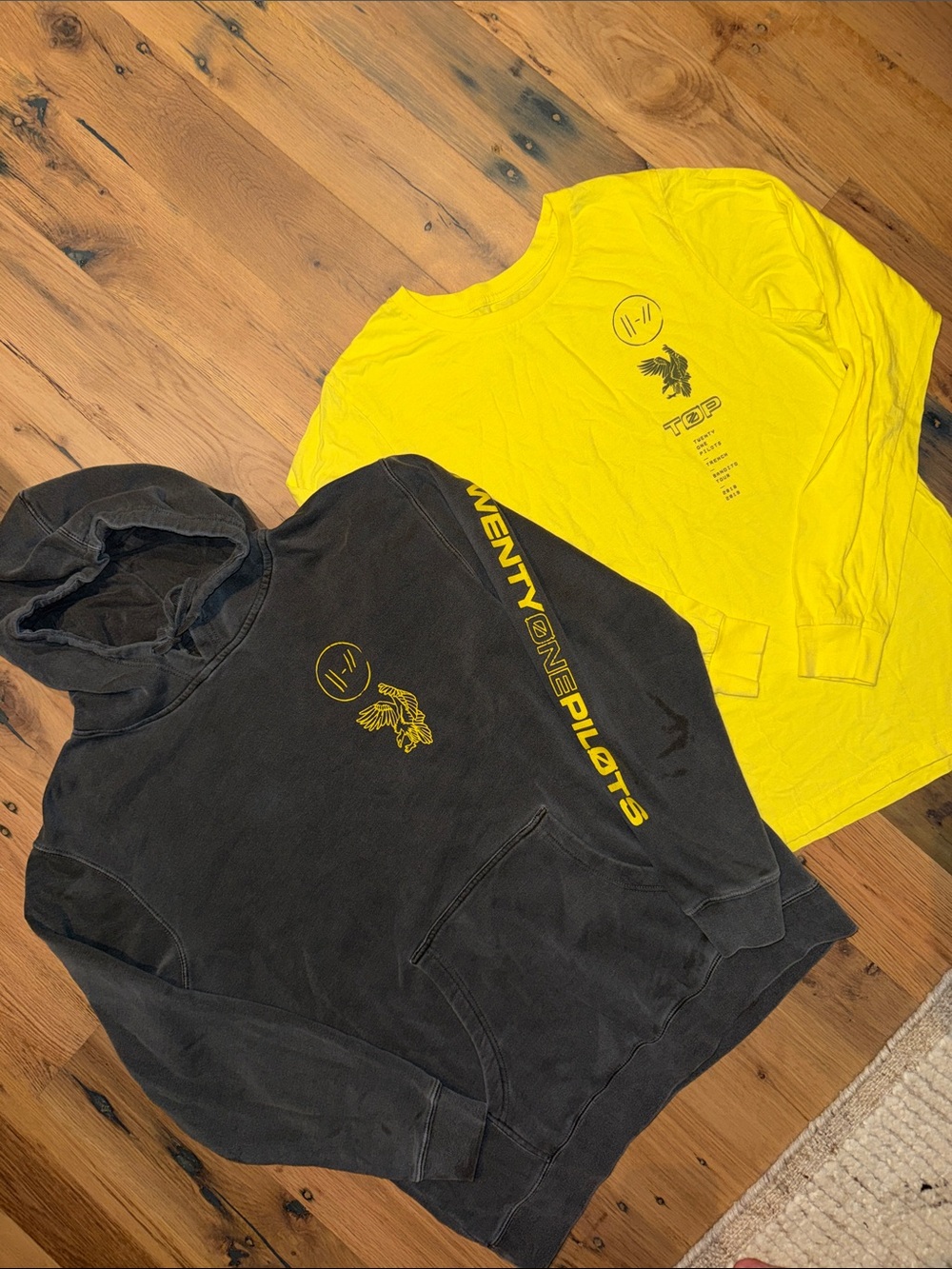Twenty One Pilots Black Hoodie & Yellow Long Sleeve Band Set L